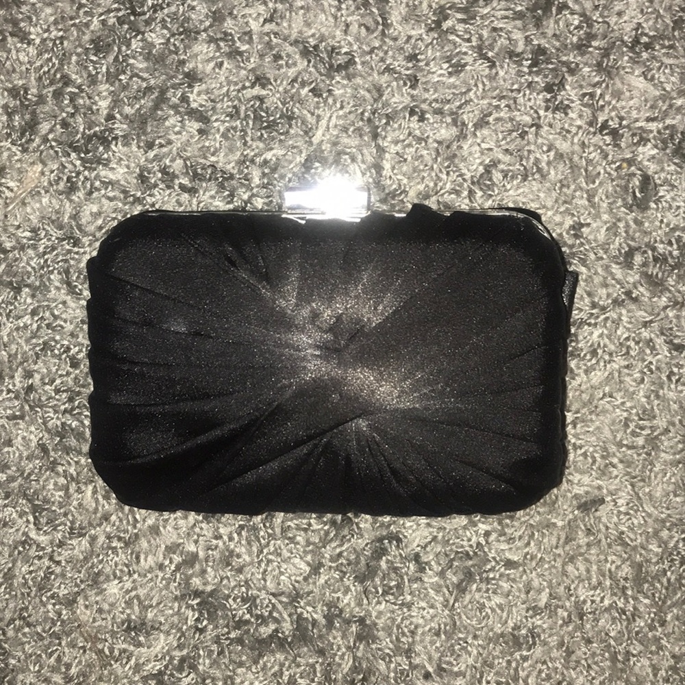 CLUTCH BLACK